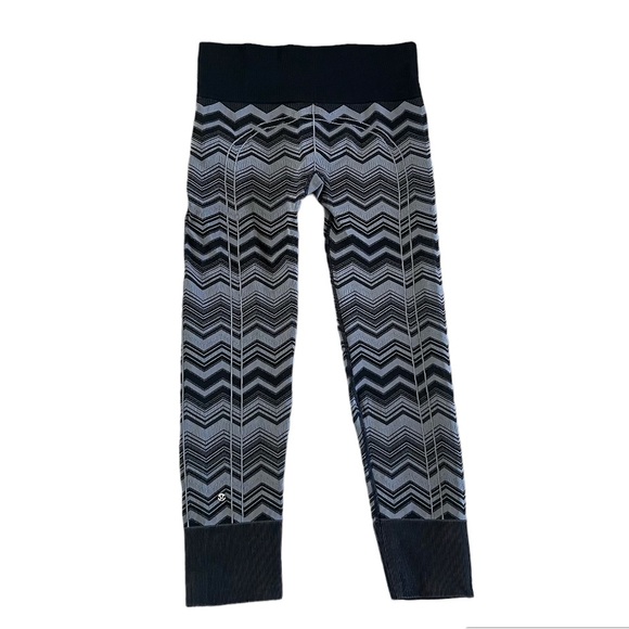 Lululemon Ebb To Street Chevron Print Knit Leggings - Picture 5 of 6